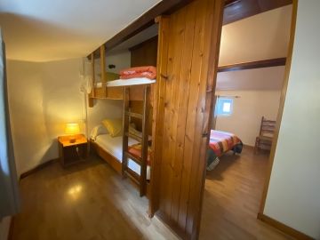 Coin Nuit premiere chambre Feneire, gite pour 8 personnes en Sud Ardèche