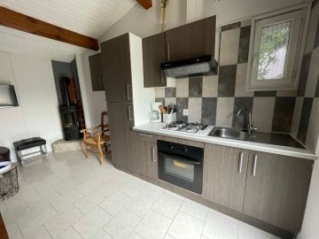 Cuisine du gite Figuier, gîte pour 4 à 6 personnes à Joyeuse en Ardèche