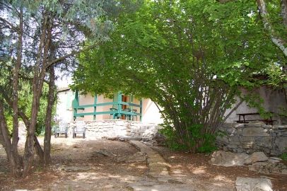 Extérieur du gite Olivier Haut, gîte pour 4 à 6 personnes en Sud Ardèche