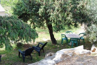 L'extérieur du gite Romarin 1, gite pour 4 personnes en Ardèche