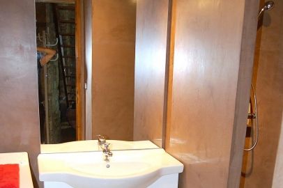 La salle de bain du gite Deschanel, gite pour 7 personnes à Joyeuse en Sud Ardèche