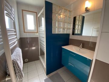 La salle de bain du gite Tilleul, gîte pour 4/5 personnes à Joyeuse en Ardèche