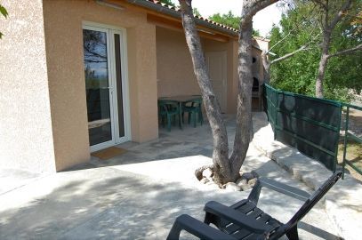 La terrasse du gite les Pins, gite pour 2 à 3 personnes en Ardèche