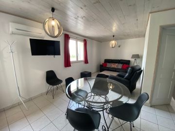 Le salon/séjour du gite Tilleul, gîte pour 4/5 personnes en Sud Ardèche