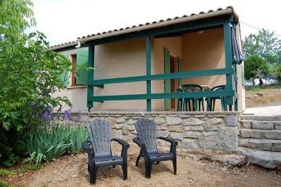 Terrasse du gite Olivier Haut, gîte pour 4 à 6 personnes à Joyeuse